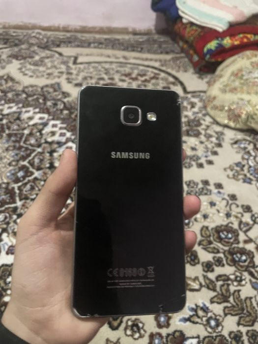 samsung gelokcy A7 sotiladi 400000 som