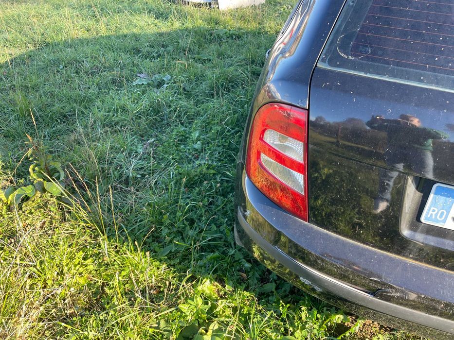 Dezmembrez Skoda Fabia 2003