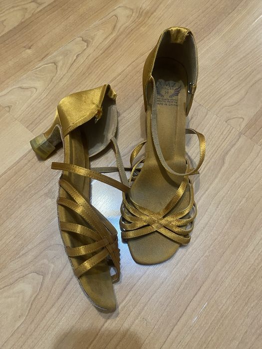 Туфли для танцев