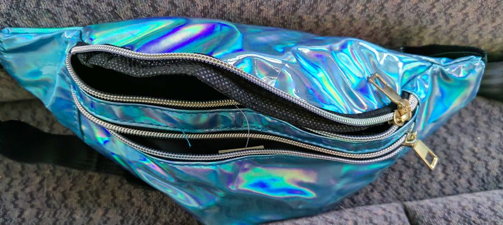 Чантичка за кръста - дамска