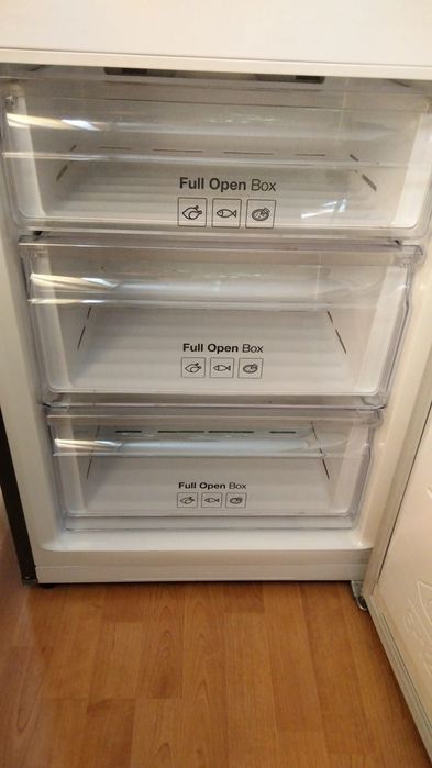 Frigider samsung nou