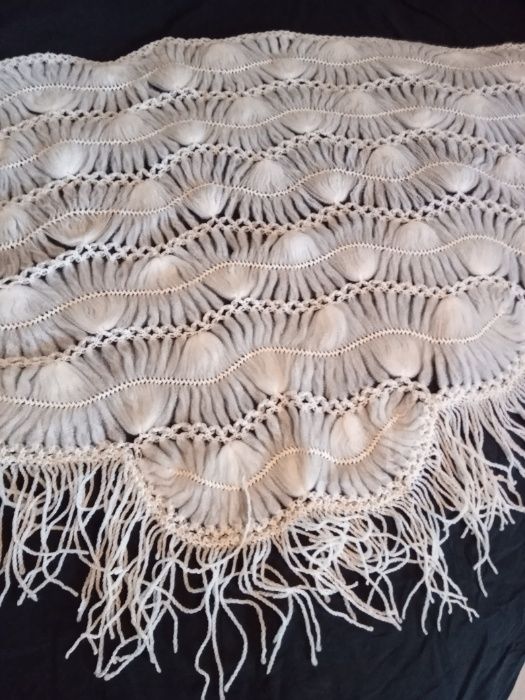 Дамски Шал Екрю с Ресни