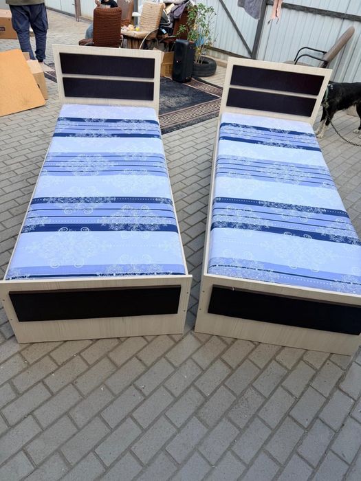 Продам кровати односпальные