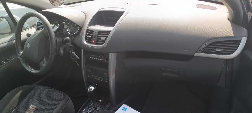 Peugeot 207  1.4i/HDi  1.6i/HDi +др.цветове + SW (2006-2014) на части