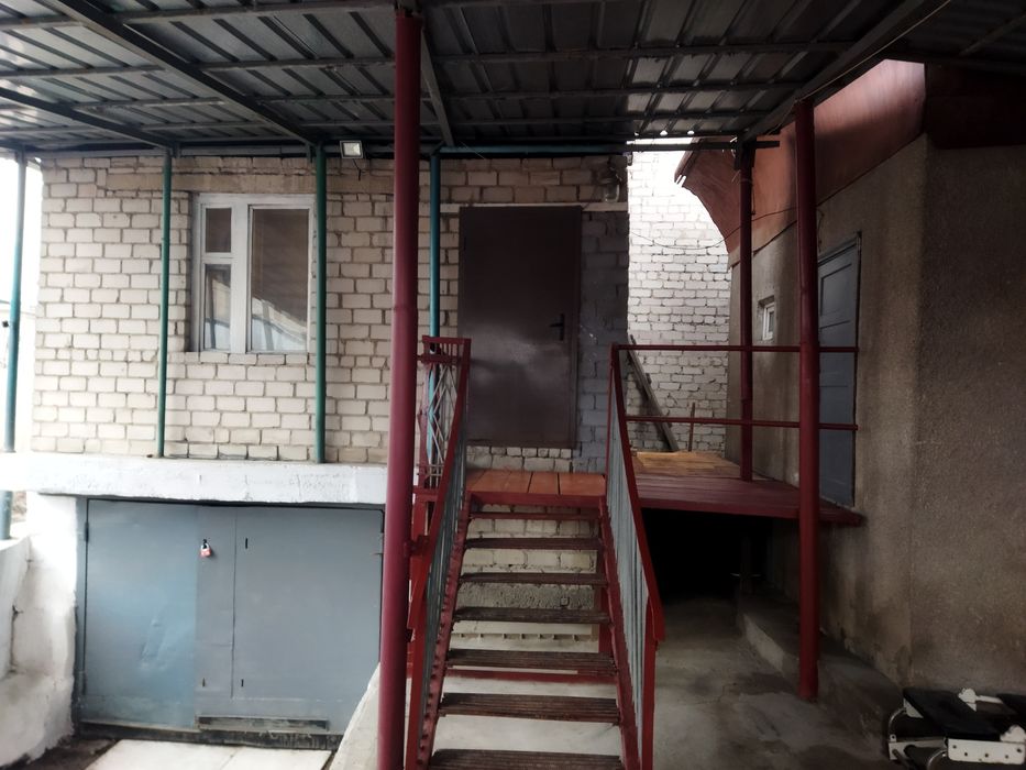 Продам дом на 4 хозяев