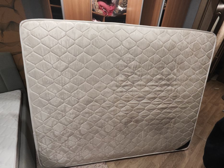 Матрас 160х200 продам