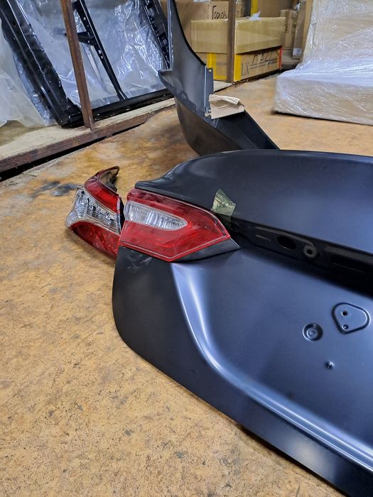 Крышка багажника Камри 70