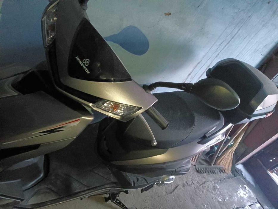 Продам мотоцикл скутер