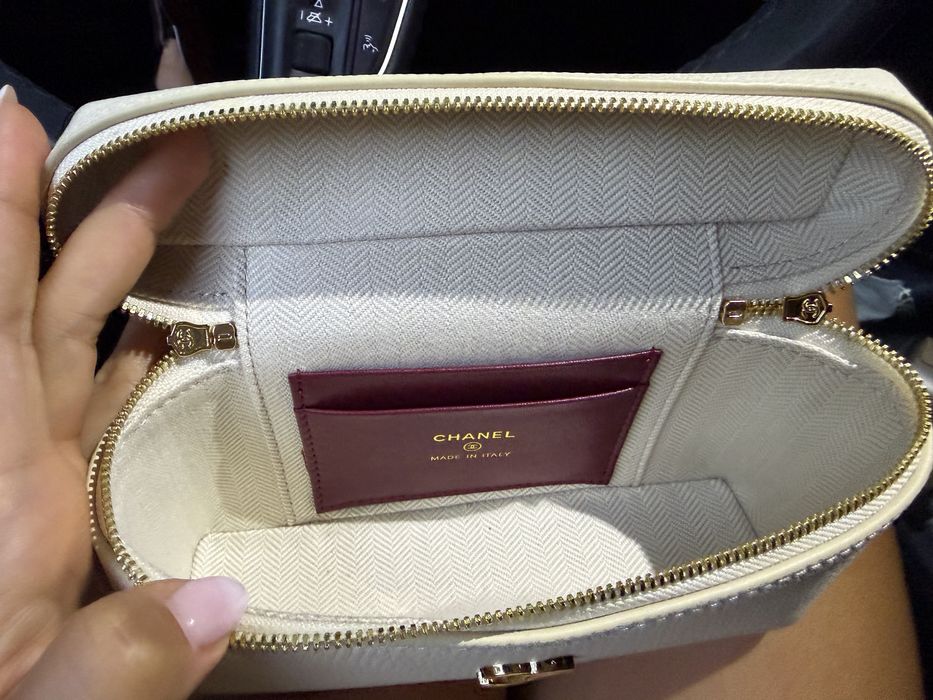 Chanel естествена кожа