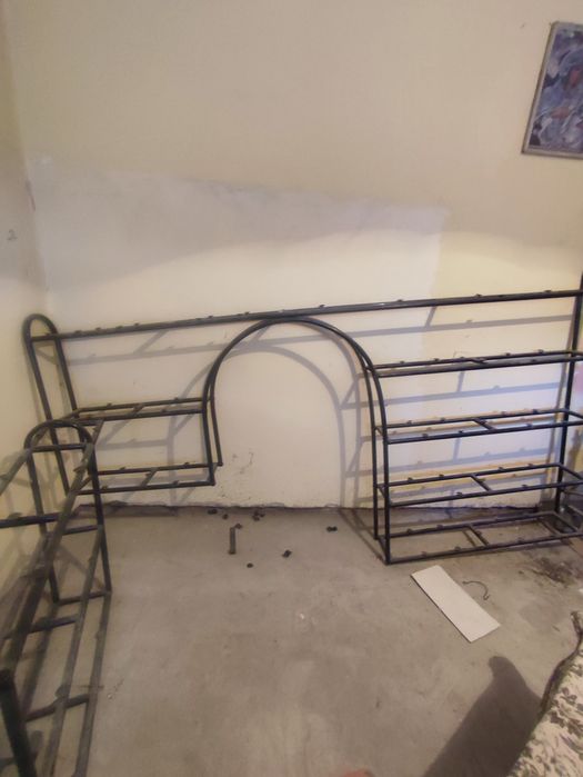 Метални рафтове (етажерка)