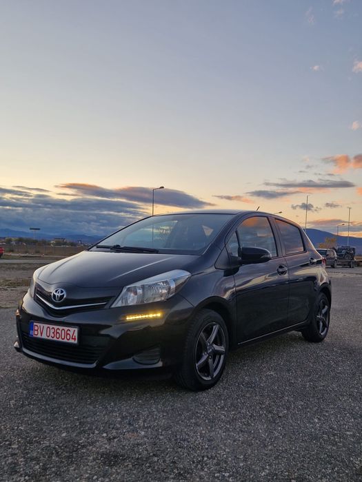 Toyota Yaris .Benzina 1.0.Navigatie,Camera marșarier,Euro 5.Km 128.000