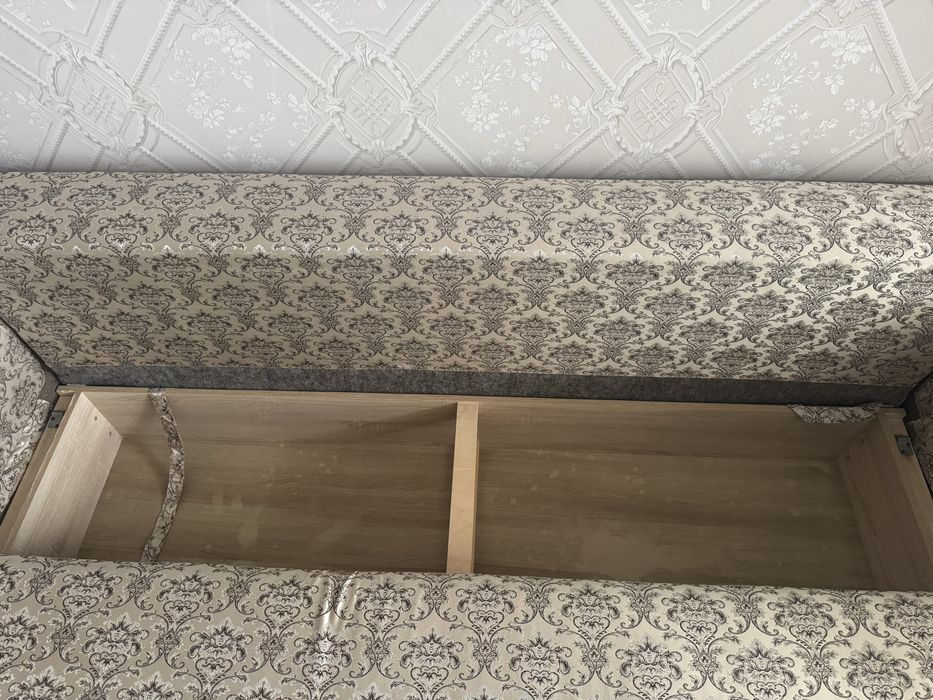Продам диван в хорошем состоянии