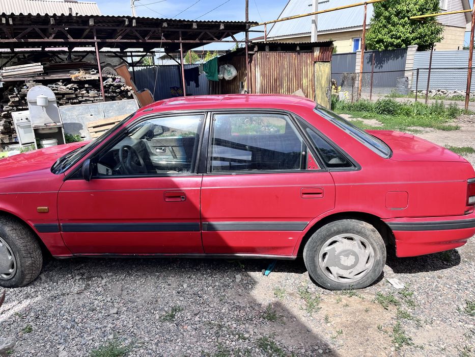 Машина Mazda 626