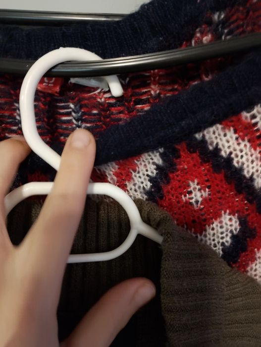 Лот панталони, жилетка, половер