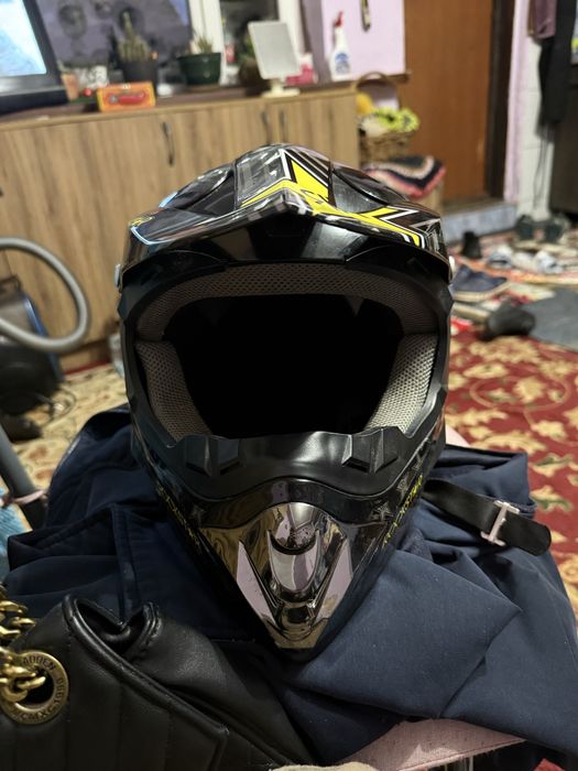 Продам эндуро шлем