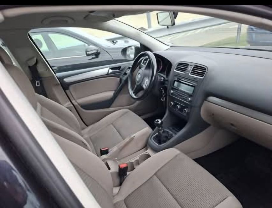 Vw golf VI * 1.6 benzina 104cp clasic fara turbo. EURO5.

Vw golf