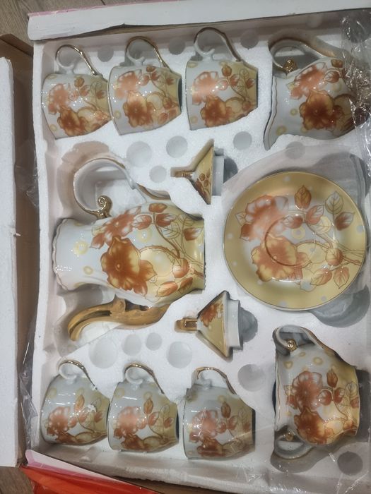Продаю чайный сервиз