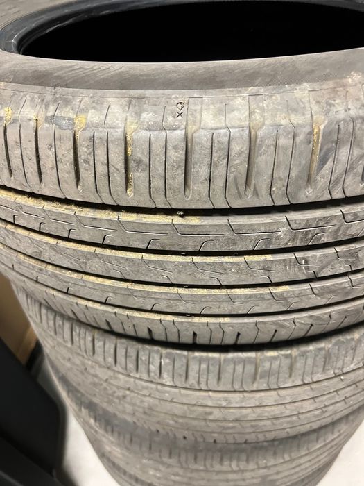 Vând set anvelope Volvo XC60 235 55 R19, vara continental