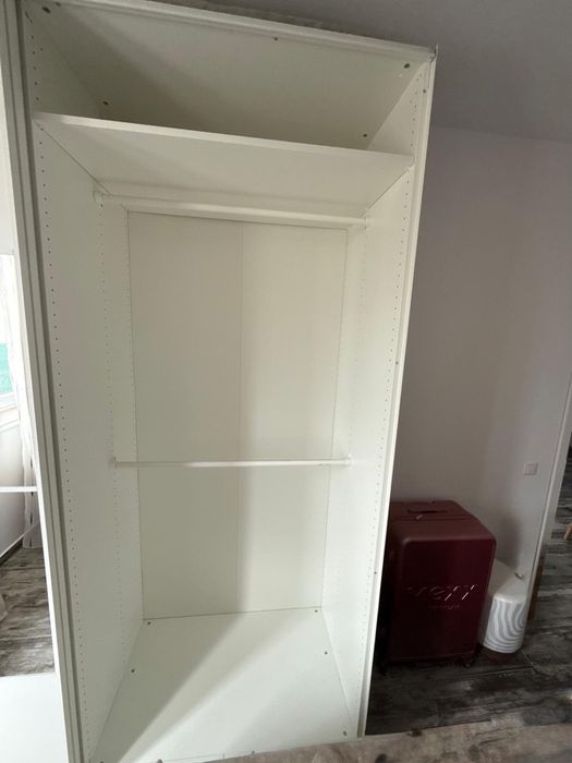 Dulap IKEA PAX 200×236 cm – uși glisante cu oglindă, sertare, stare excelentă