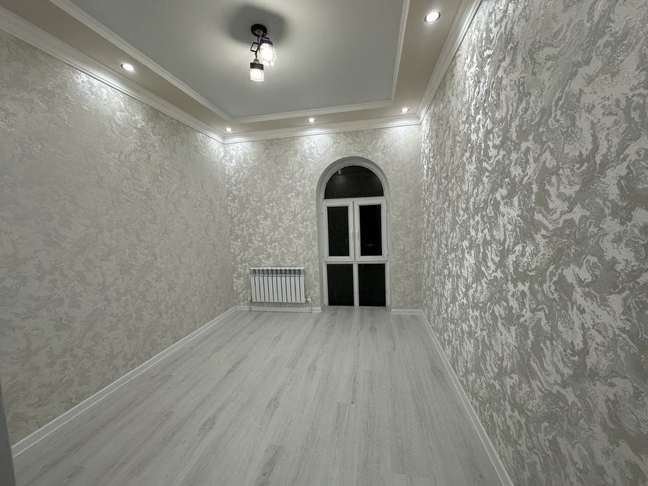 Urganch shaxarda 2 etaj va podval li hovli joy sotiladi