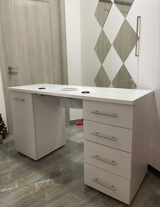 Masa noua manichiura cu sau fara aspirator!