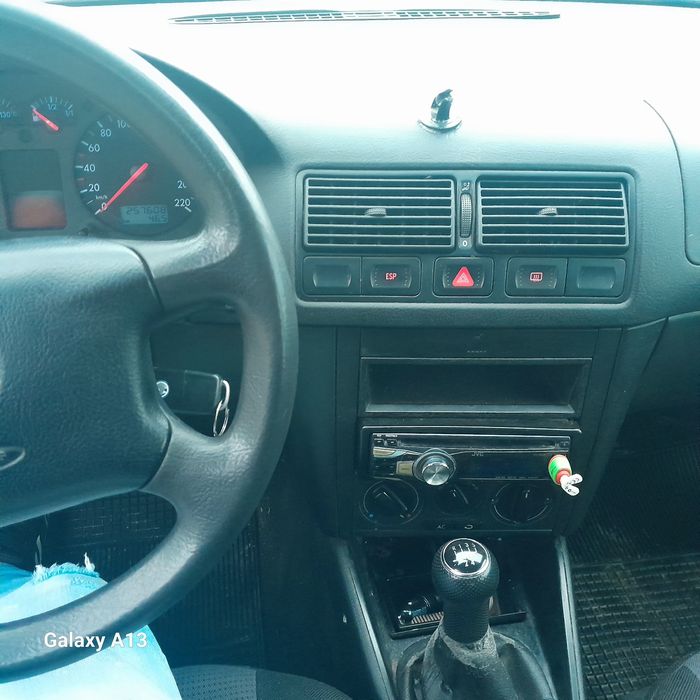 Vând golf 4 motor  14 benzina an 2001