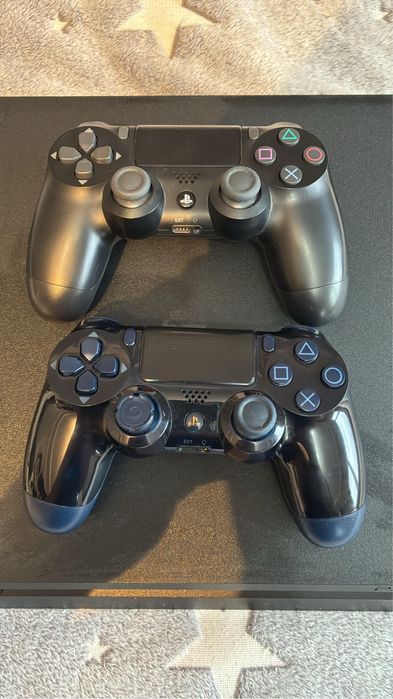 Продам пс4 идеальное состояние