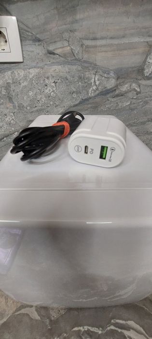 Mini Frigider Racitor Auto 12V + 220W Retea Nou