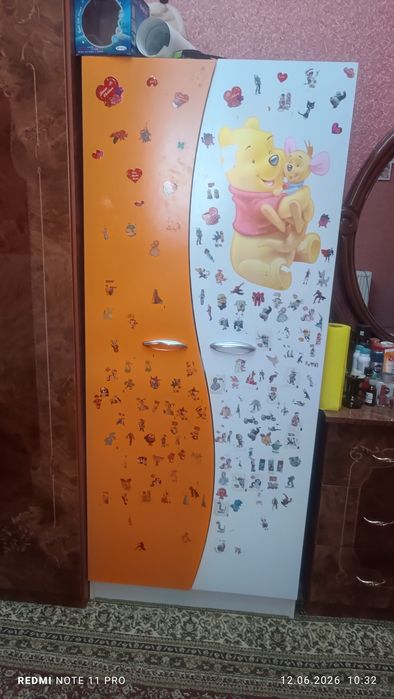 Детски мебел наклейка ку́п ёпиштирилган бу́лса хам  ахволи зу́р