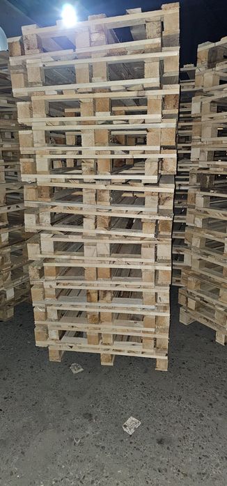 Vând paleti euro și NON euro