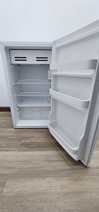 Холодильник Elenberg