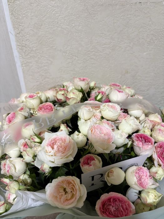 Пионовидные кустовые розы 19 ветка