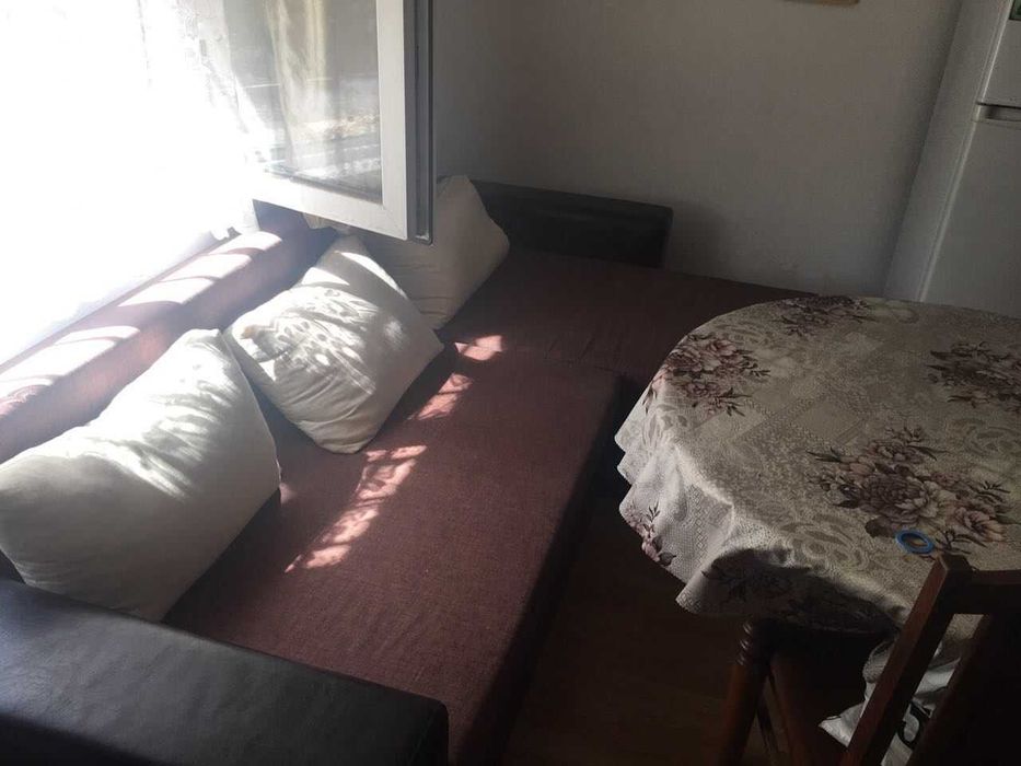 Дава се под наем Едностаен апартамент в Пловдив, Кършияка - 45 кв.м за 200 € - Снимка #1