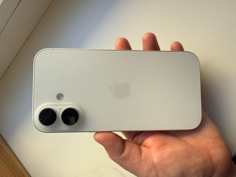 Продается Iphone 16