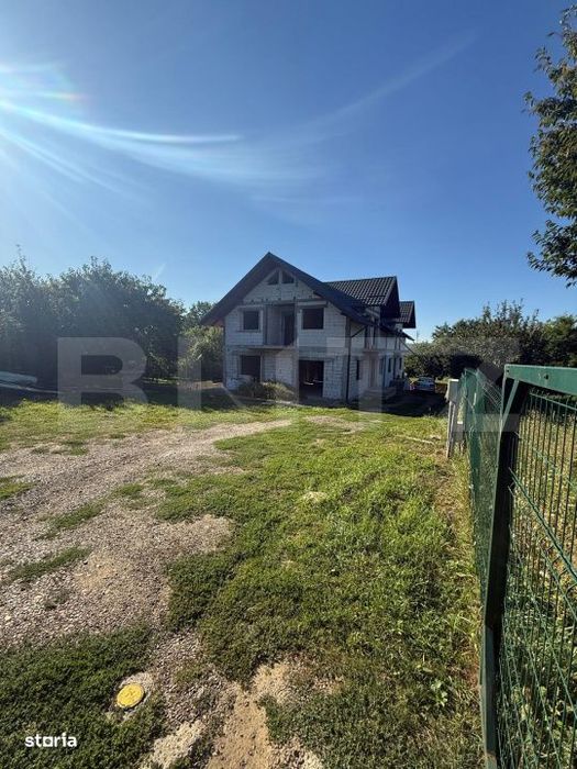 Casa Duplex la rosu, 222 mp utili, teren 423 mp, Burdujeni, Suceava