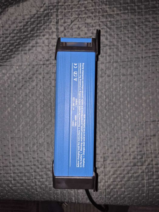 VICTRON Blue power charger 24v/12 amp