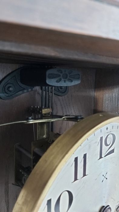 Ceas cu pendul mecanic