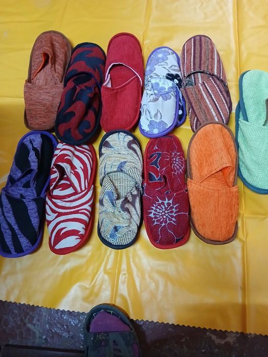 Vind papucii de casa