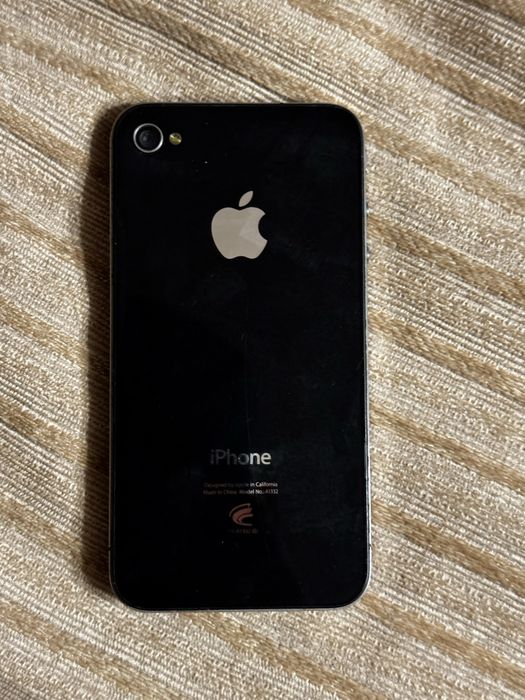 Продам Iphone 4 8гб