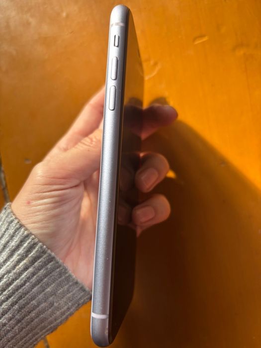 Айфон 11  не работает