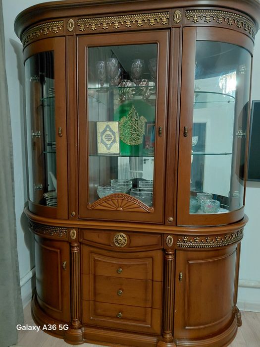 Шкаф витрина сервант мебель