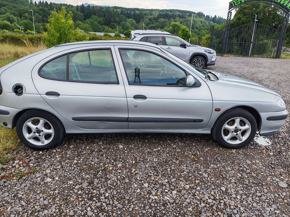 Renault megane 1998г.