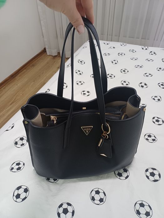 Дамска чанта Guess