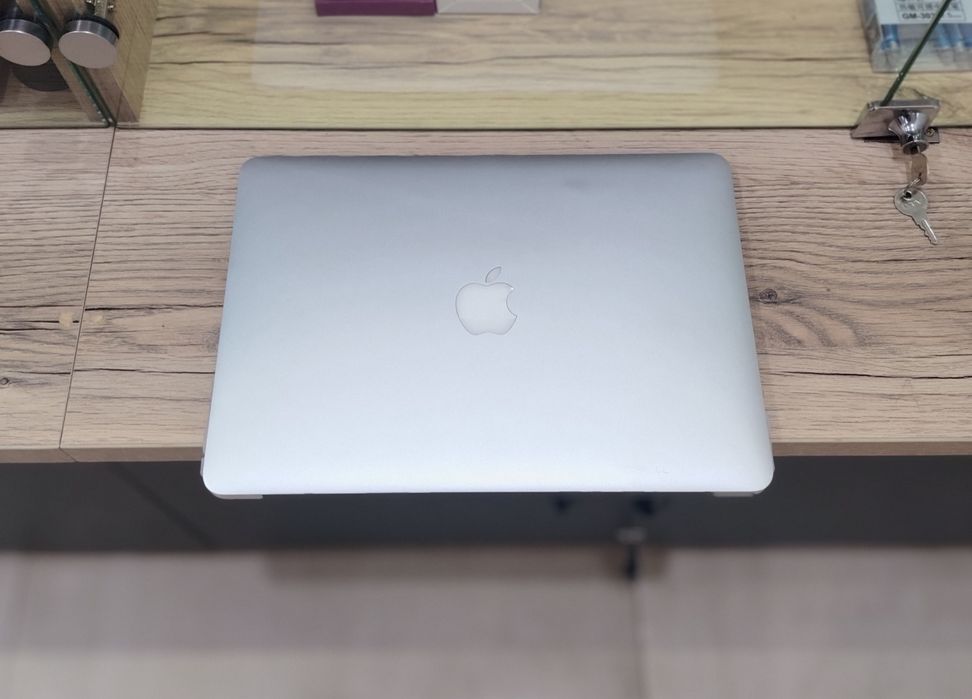 Ноутбук MacBook Air 13 Гарантия
