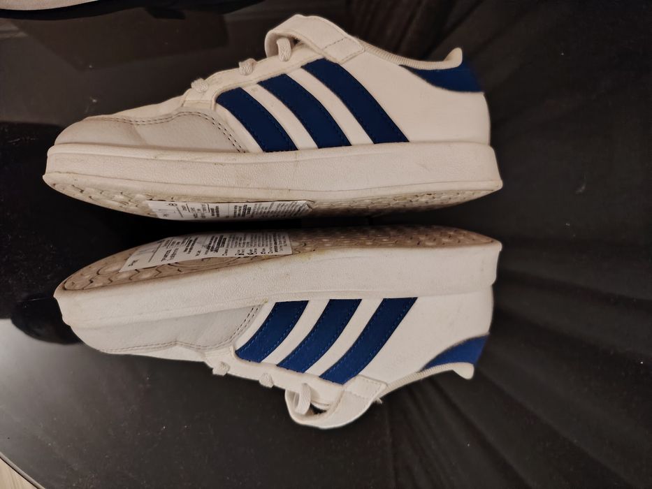 Adidași Adidas originali piele naturală nr 33 impecabili