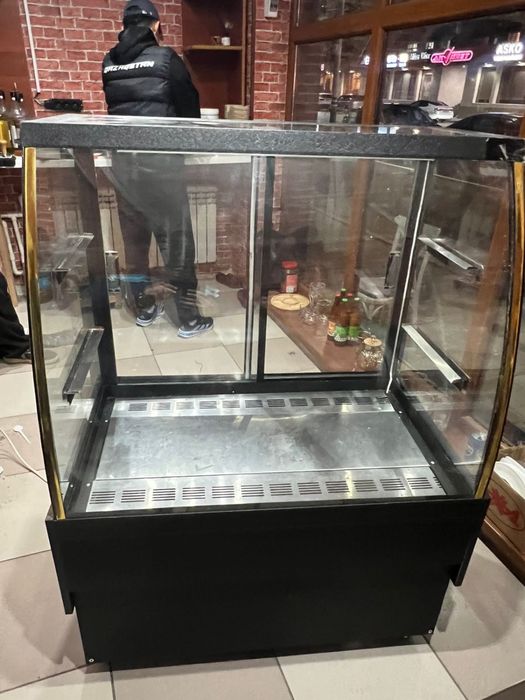 Витринный холодильник