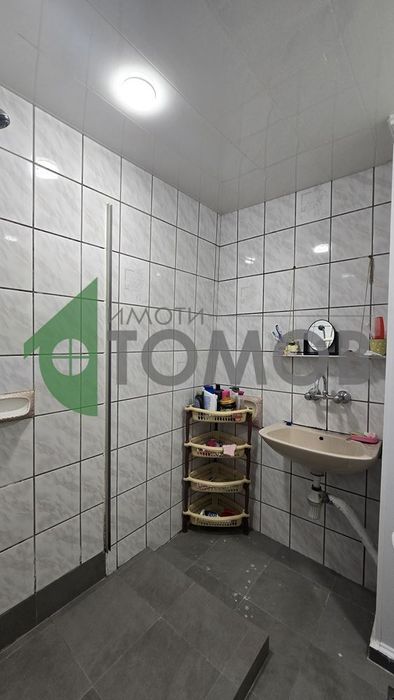 Тристаен апартамент в кв. Железник