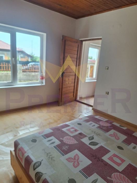 Къща в Добрич, област-с.Дропла площ 83 кв.м с гараж 30кв.м