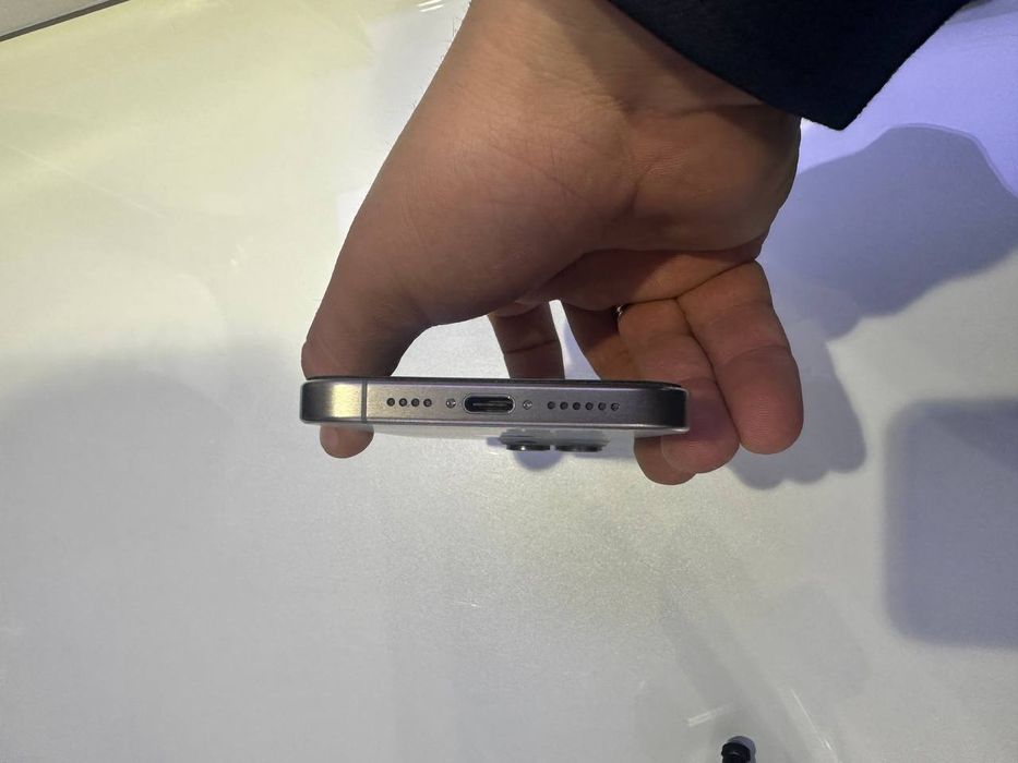 IPhone 15 Pro Max 256GB Sotiladi.