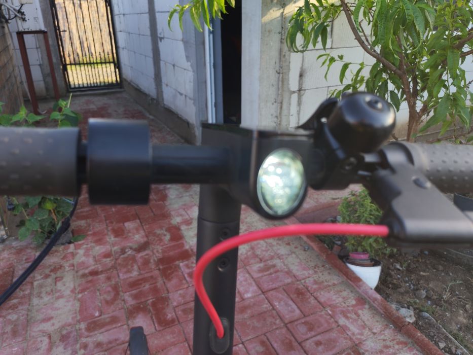 Xiaomi Mi Electric Scooter Pro